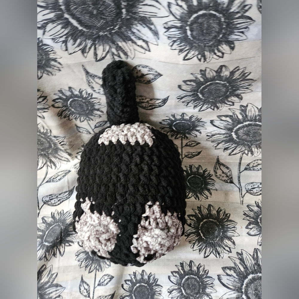 Crochet Calico Loaf Cat Amigurumi Plushie - Picture 5 of 10